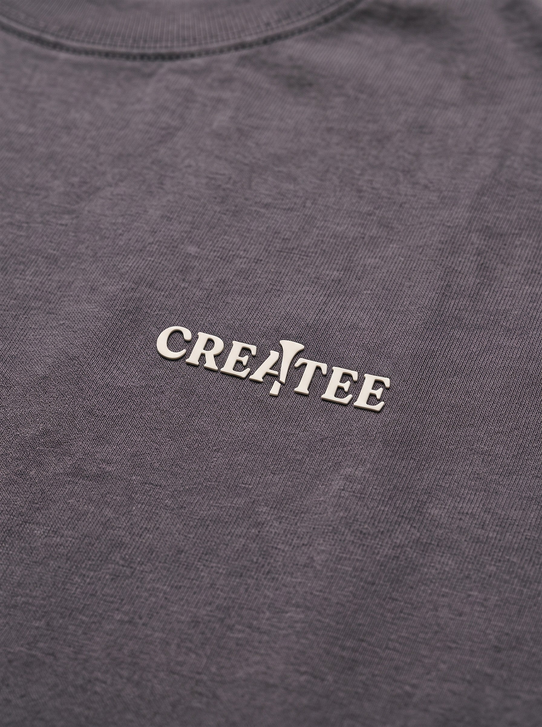 tee antraciet detail